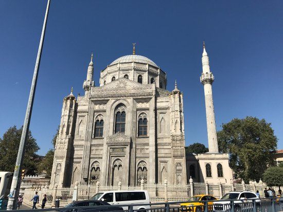 Moschea di Pertevniyal Valide Sultan